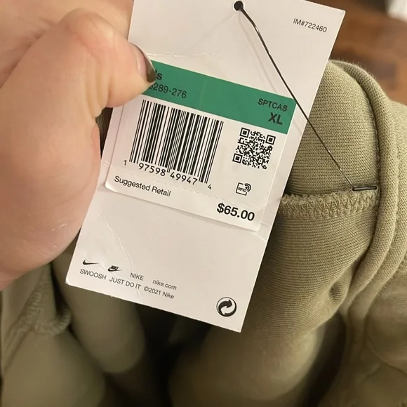 Nike Tech Fleece Kids Shorts size XL - Picture 2 of 3